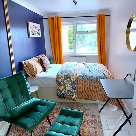 Charming 3-Bedroom House With Garden In Portsmouth, Close Parking, Train Station & Gunwharf Buitenkant foto