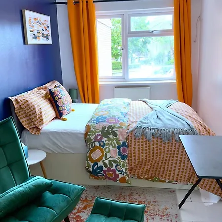 Charming 3-Bedroom House With Garden In Portsmouth, Close Parking, Train Station & Gunwharf Buitenkant foto